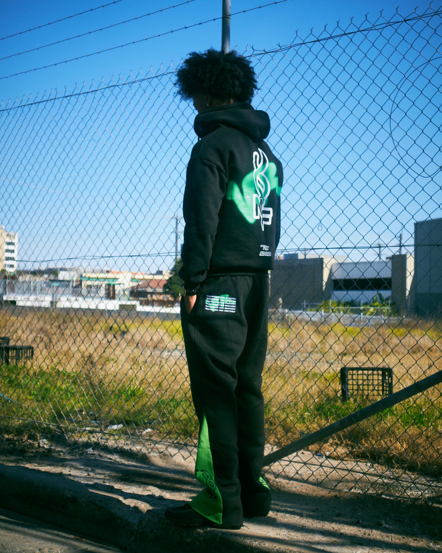 NO FACE ZIP HOODIE (BLACK + GREEN)