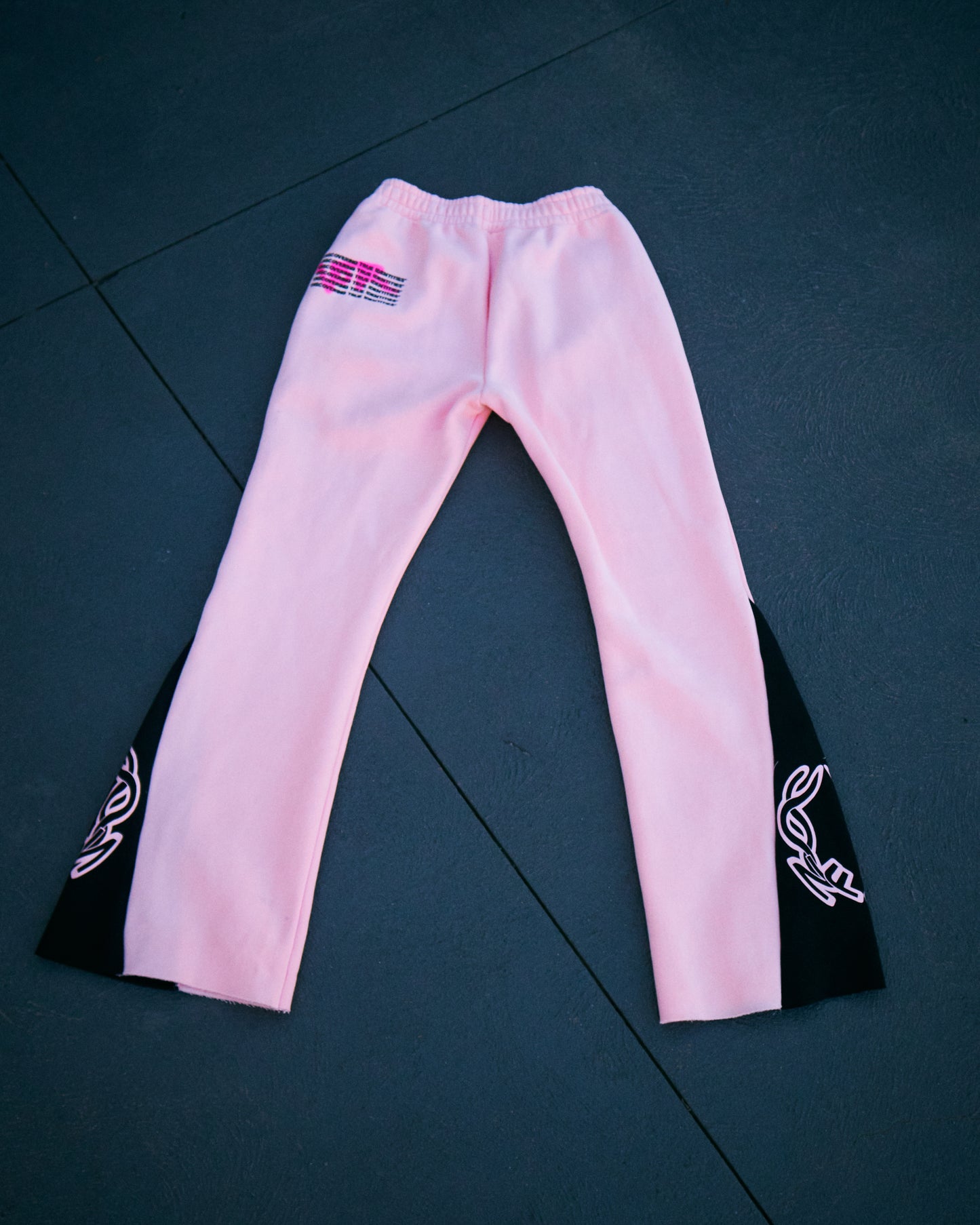 NO FACE FLAIR PANTS (PINK + BLACK)