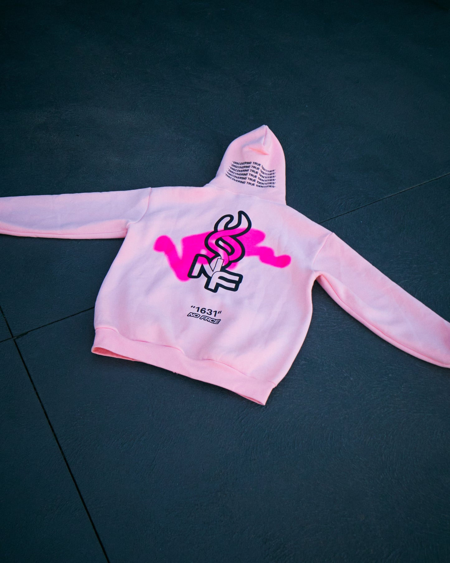 NO FACE ZIP HOODIE (PINK + BLACK)